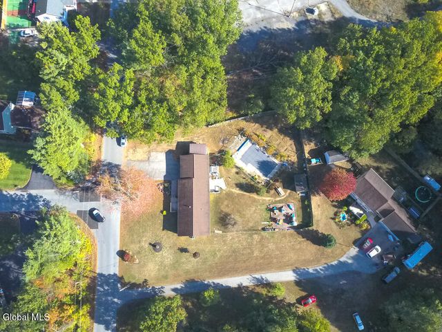 3 Fox Farm Road, Queensbury, NY 12804