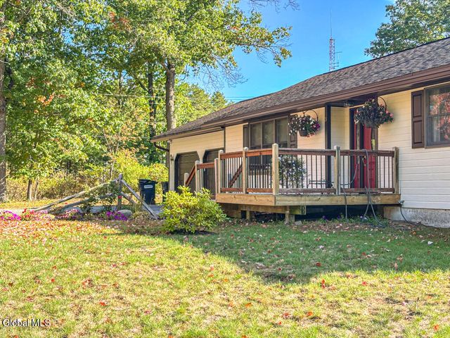 3 Fox Farm Road, Queensbury, NY 12804