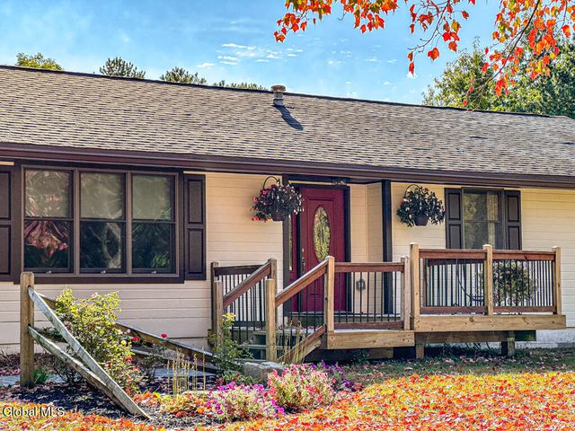 3 Fox Farm Road, Queensbury, NY 12804