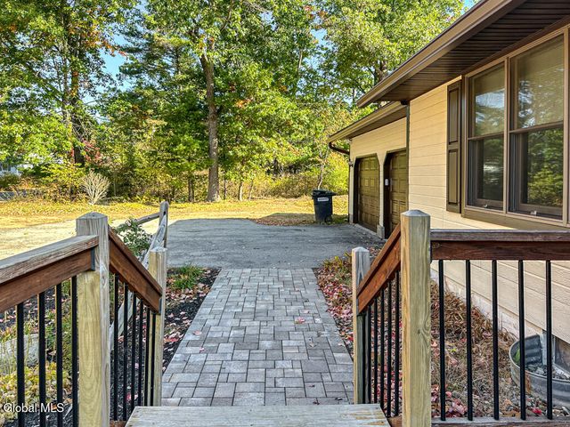 3 Fox Farm Road, Queensbury, NY 12804