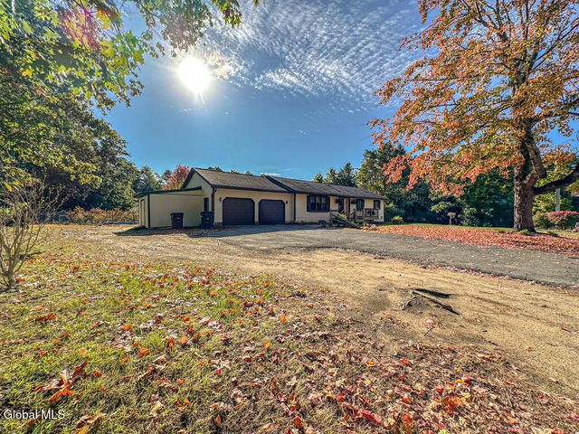 3 Fox Farm Road, Queensbury, NY 12804