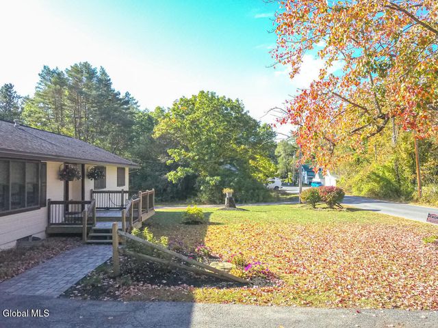 3 Fox Farm Road, Queensbury, NY 12804