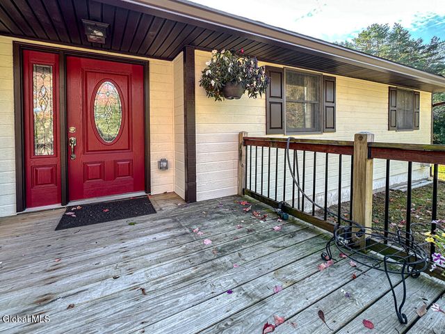 3 Fox Farm Road, Queensbury, NY 12804
