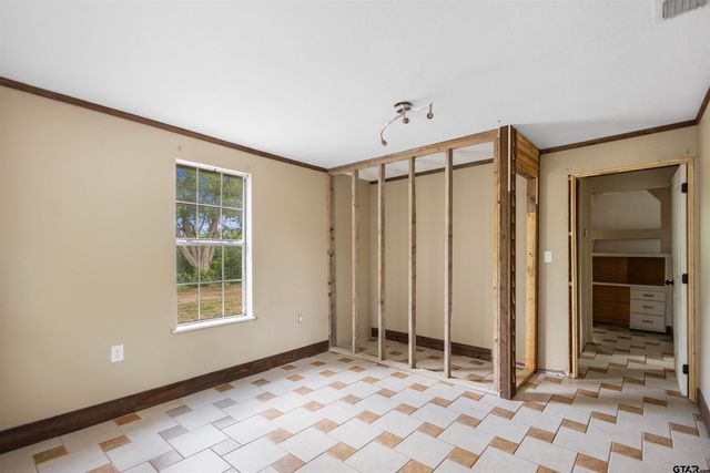 2240 County Rd 1502, Van, TX 75790
