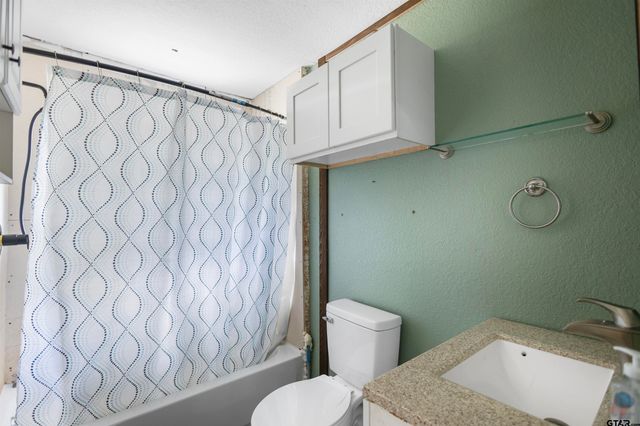 2240 County Rd 1502, Van, TX 75790