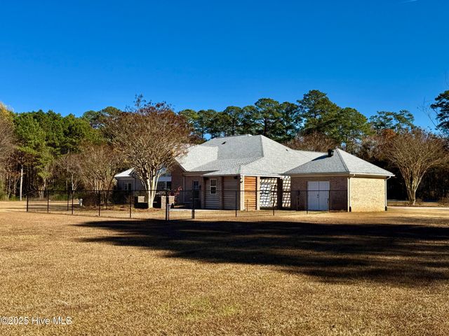 1380 Bear Trap Road, Williamston, NC 27892