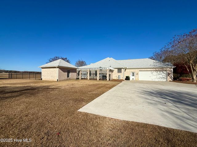 1380 Bear Trap Road, Williamston, NC 27892