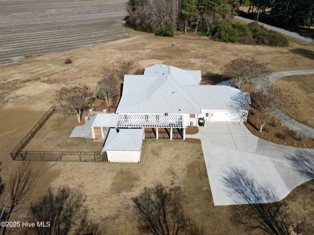 1380 Bear Trap Road, Williamston, NC 27892
