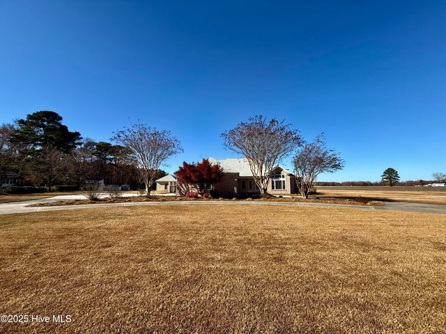 1380 Bear Trap Road, Williamston, NC 27892