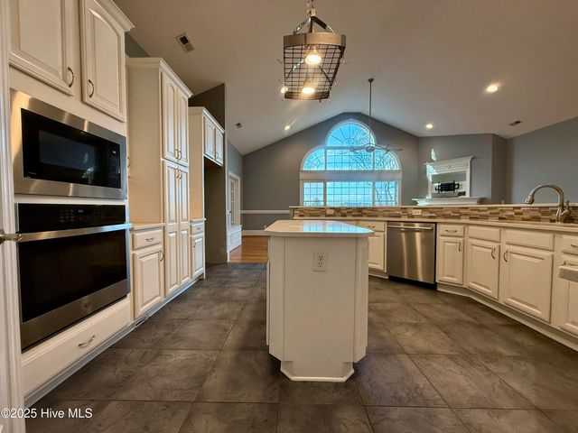 1380 Bear Trap Road, Williamston, NC 27892