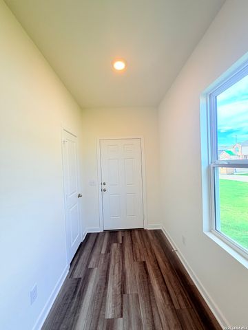 10219 Pine River, San Antonio, TX 78154