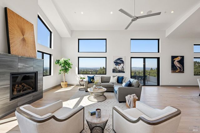 5095 Knollwood Ct, Santa Rosa, CA 95403