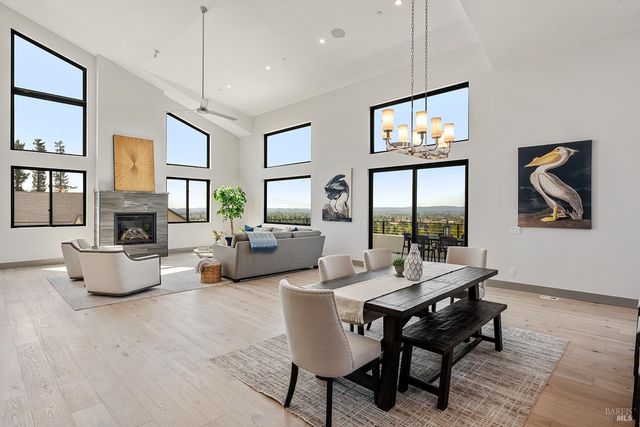 5095 Knollwood Ct, Santa Rosa, CA 95403