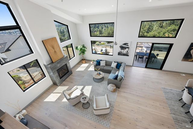 5095 Knollwood Ct, Santa Rosa, CA 95403