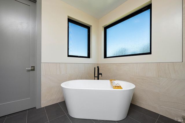 5095 Knollwood Ct, Santa Rosa, CA 95403