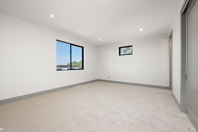 5095 Knollwood Ct, Santa Rosa, CA 95403