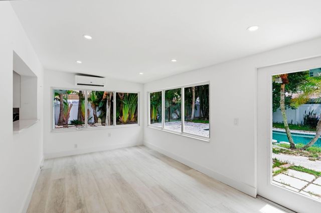 998 W CAMINO REAL, Boca Raton, FL 33486