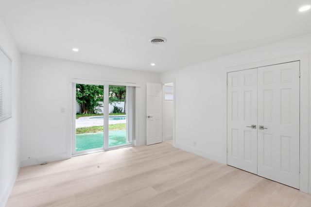 998 W CAMINO REAL, Boca Raton, FL 33486