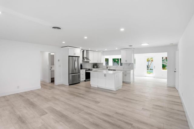 998 W CAMINO REAL, Boca Raton, FL 33486