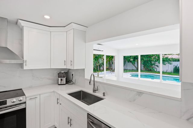 998 W CAMINO REAL, Boca Raton, FL 33486