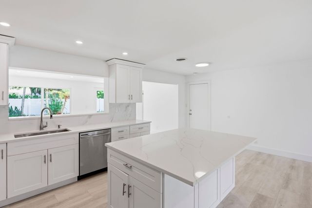 998 W CAMINO REAL, Boca Raton, FL 33486