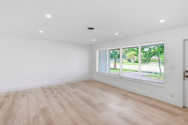 998 W CAMINO REAL, Boca Raton, FL 33486