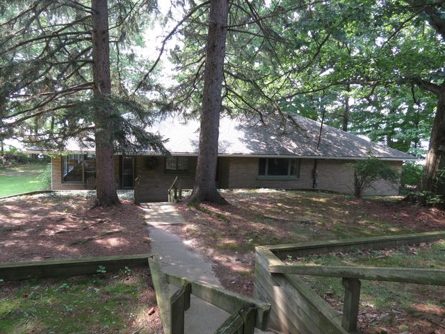 890 White Lake Road, Pleasant Lake, MI 49272
