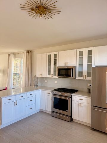 487 Town Center Boulevard, Gilberts, IL 60136