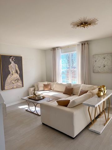 487 Town Center Boulevard, Gilberts, IL 60136