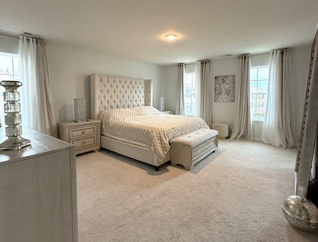 487 Town Center Boulevard, Gilberts, IL 60136