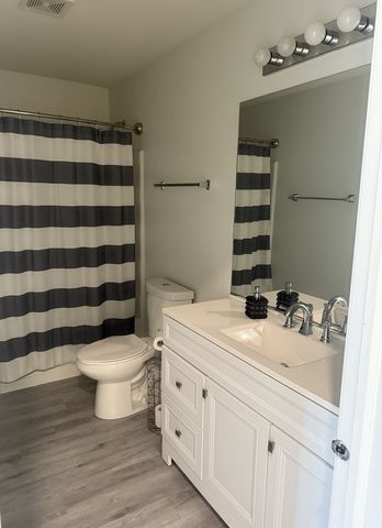 487 Town Center Boulevard, Gilberts, IL 60136