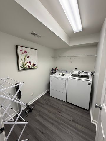 487 Town Center Boulevard, Gilberts, IL 60136