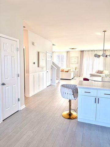 487 Town Center Boulevard, Gilberts, IL 60136