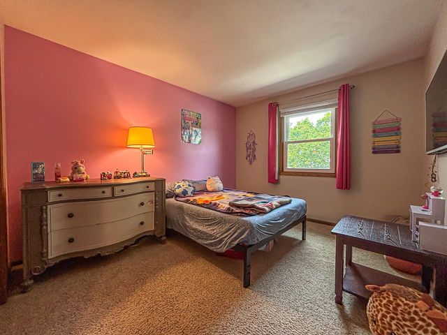 1715 Stardust DRIVE, Waukesha, WI 53186