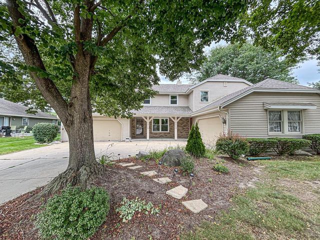 1715 Stardust DRIVE, Waukesha, WI 53186