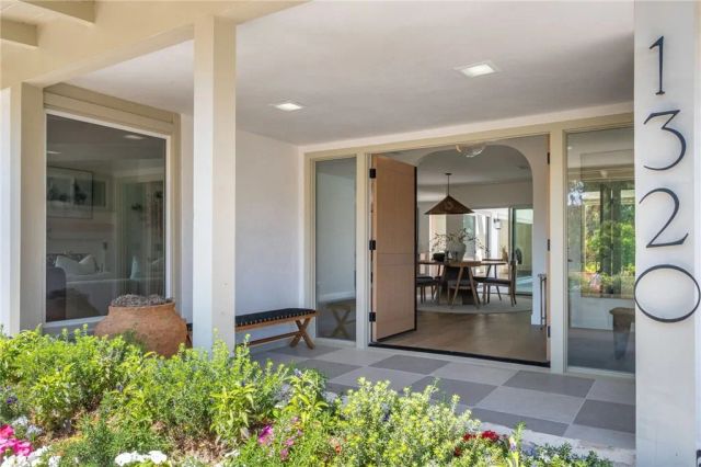 1320 Via Gabriel, Palos Verdes Estates, CA 90274