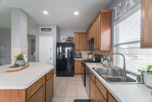 2823 Sage Bluff Avenue, Richmond, TX 77469