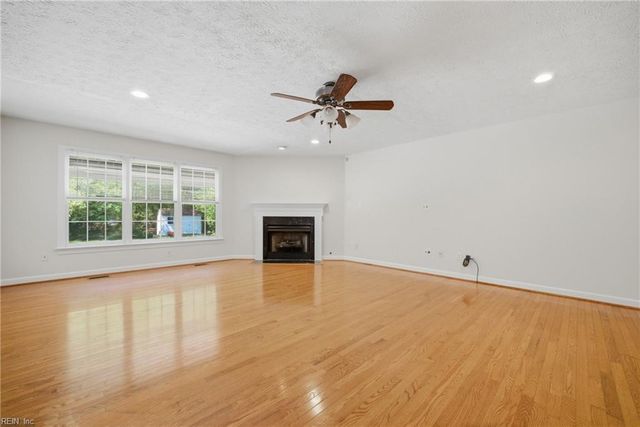 113 Tern CT, Yorktown, VA 23692