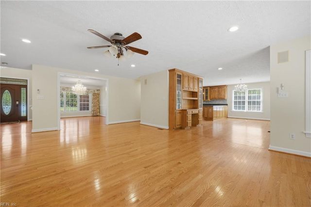 113 Tern CT, Yorktown, VA 23692