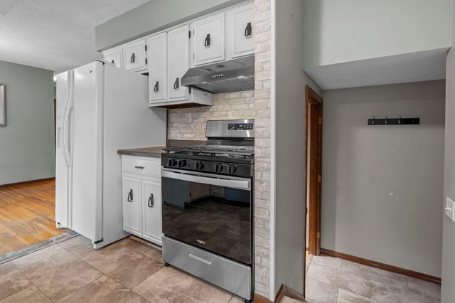 16320 Saint Marys Drive S, Saint Mary's Point, MN 55043