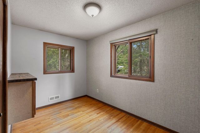 16320 Saint Marys Drive S, Saint Mary's Point, MN 55043