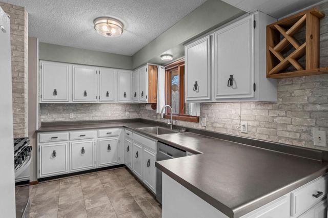 16320 Saint Marys Drive S, Saint Mary's Point, MN 55043