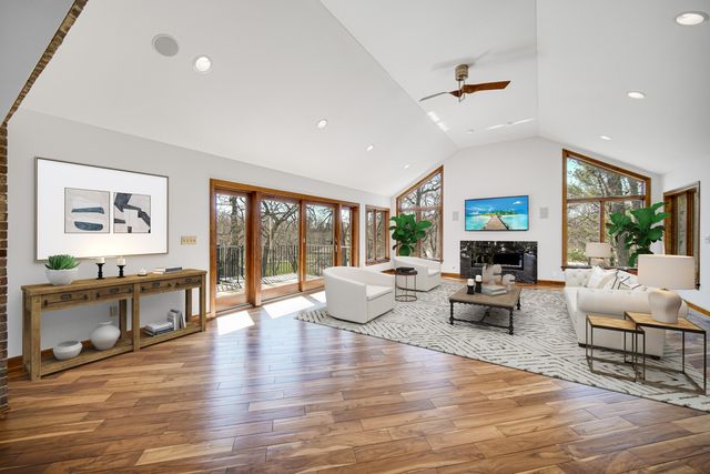 9894 W Oakridge Drive, St. John, IN 46373