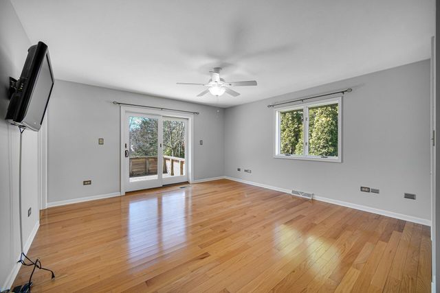 9894 W Oakridge Drive, St. John, IN 46373