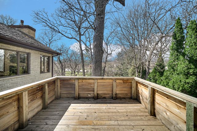 9894 W Oakridge Drive, St. John, IN 46373