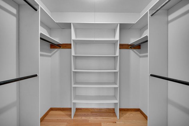 9894 W Oakridge Drive, St. John, IN 46373