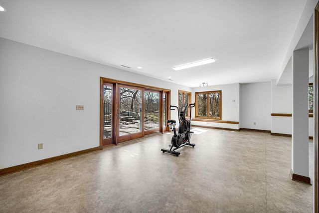 9894 W Oakridge Drive, St. John, IN 46373