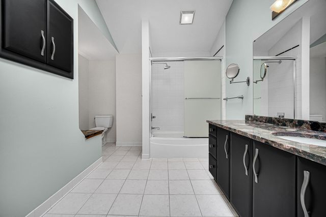 9894 W Oakridge Drive, St. John, IN 46373