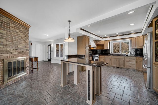 9894 W Oakridge Drive, St. John, IN 46373