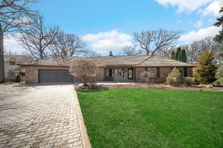 9894 W Oakridge Drive, St. John, IN 46373